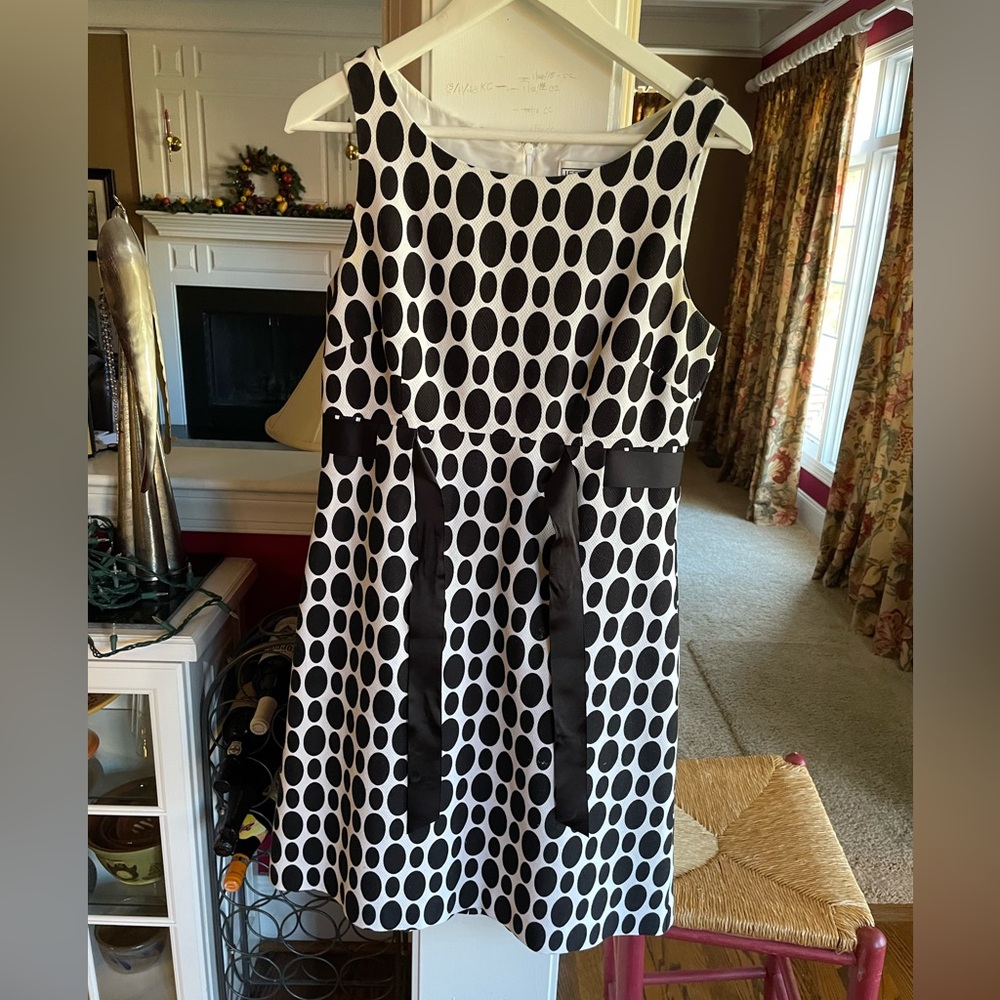 GUC - JESSICA HOWARD Size 8. Excellent condition. Does not fit . 🖤🤍🖤🤍🖤🤍